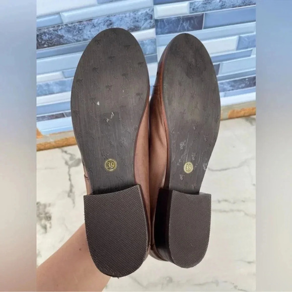 Antelope Brown Peforated Two Buckle Leather
Shoes 39/8.5 - Picture 6 of 7